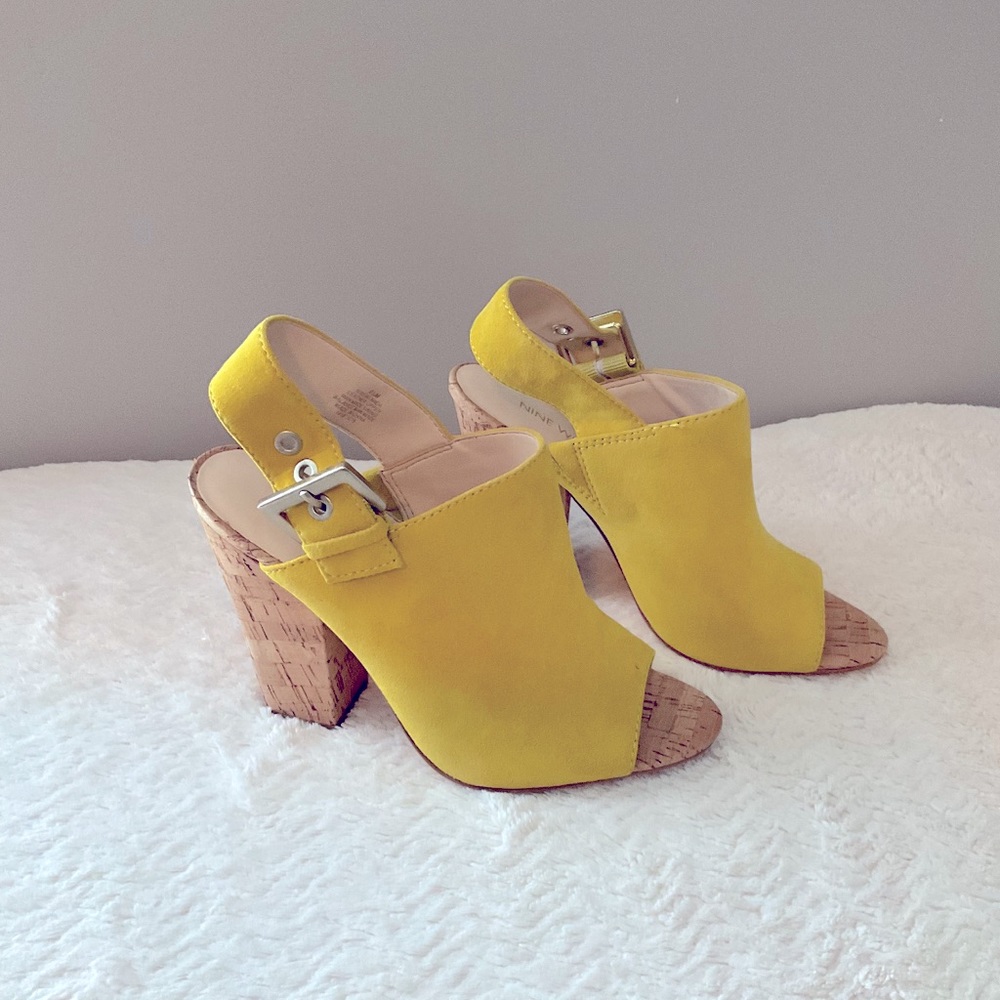 Nine West Open Toe Slingback Sandals in Yellow Size 8.5